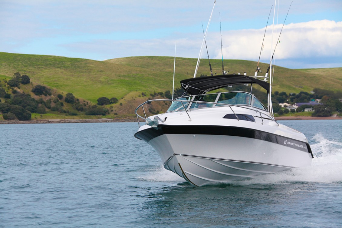The SF725’s signature Haines Hunter Deep V hull is set at precisely 21° | REDHOT Marine