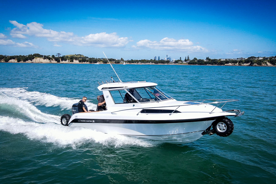 Award winning 725 performance capable of 44 knots  | Haines Hunter